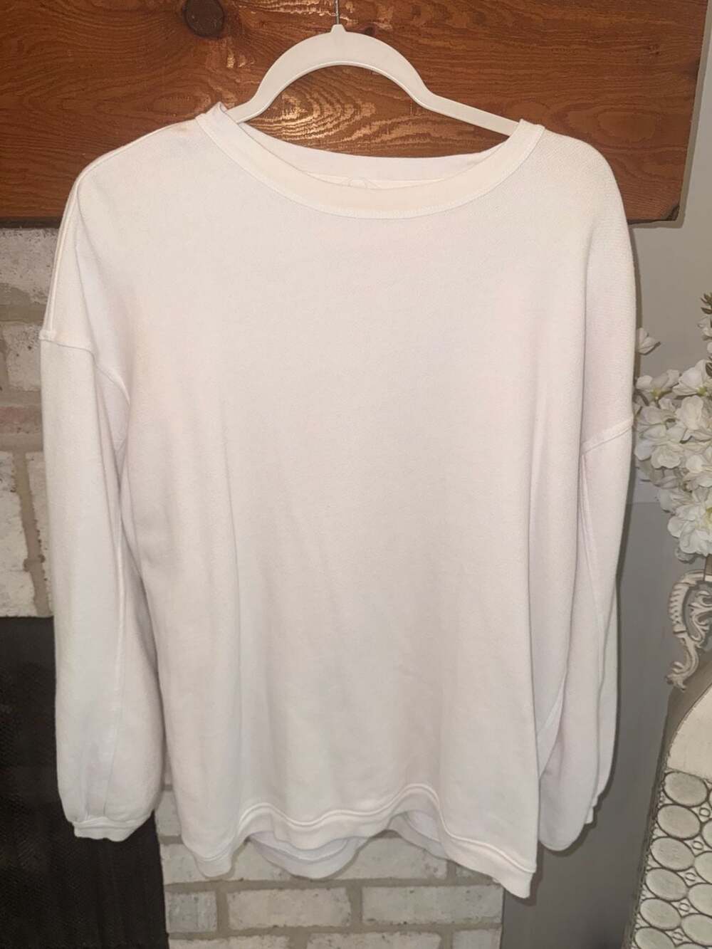 Aerie Sweatshirt Size XS White Crewneck Pullover Oversized
